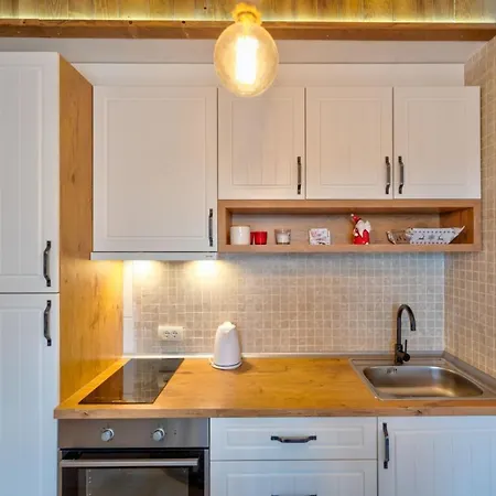 Zova Raj Apartamento